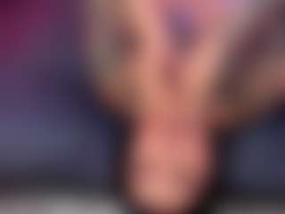 Live cam show with ValNeeko - Spanish on hotwifechat.live | colombia