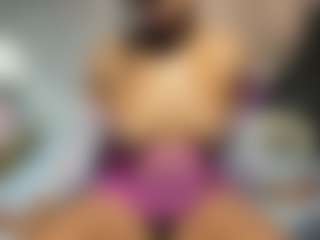 Live cam show with Niyirey - Ebony on CamSodaAdn | colombia