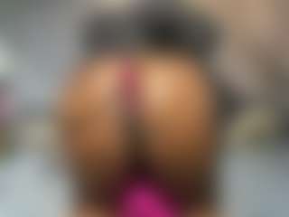 Live cam show with Niyirey - Ebony on Gym Cam Girls | colombia