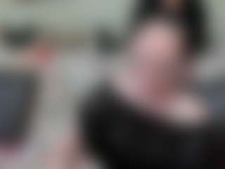 Live cam show with keiraneil - Living Room on CamClone