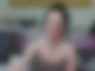 Live cam show with keiraneil - Living Room on instabang