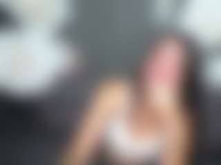 Live cam show with MilaLoona - Lesbian on CamSextacy