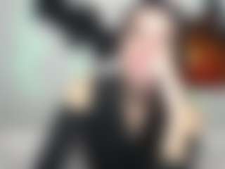 Live cam show with MilaLoona - Facial on Hubzter Live