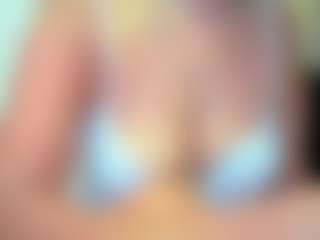 Live cam show with Celestee-pretty - Facial on Camsoda