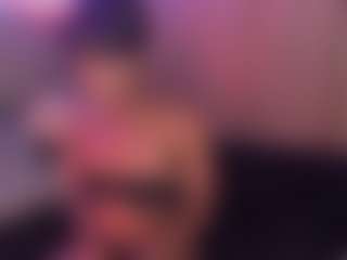 Live cam show with Taylor-West - Ebony Petite on anonymated.com