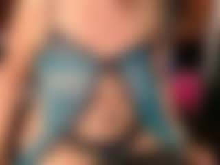 Live cam show with Ruby-Watson - Middle Aged on Lustler