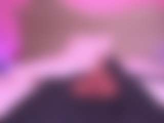 zoe-12 MILF webcam performer live streaming