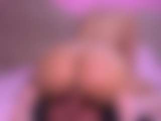 zoe-12's Live Sex Cam Show
