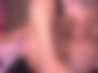Live cam show with zoe-12 - Athletic on AdultVida.com
