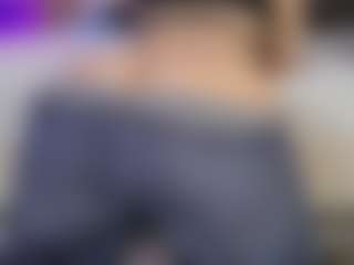 EmmaRousel's Live Sex Cam Show
