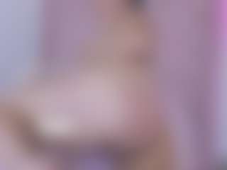 Linoshka's Live Sex Cam Show