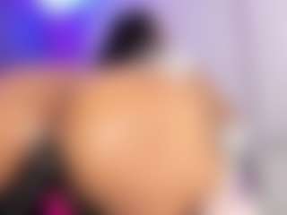 Live cam show with Inndra - Public Ebony on CamClone