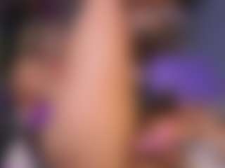 Live cam show with Hanna Chris - Oil on CamClone