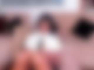 Live cam show with KATEEROSE - Ebony Petite on Camsoda