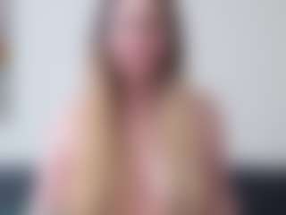 Live cam show with MaryHillx - Average on SquirtSoMuch