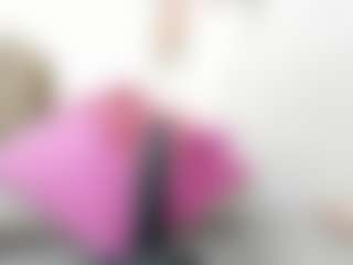 Live cam show with Aliicee-Green - Middle Aged on nudelive.tv