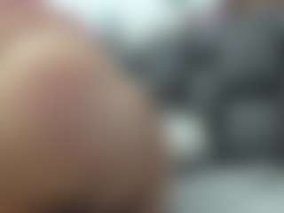 Live cam show with Aliicee-Green - Middle Aged on CamClone
