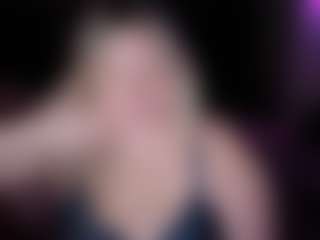 Live cam show with Piggy Rose 🐷🌹 - Bikini on Soda Cam