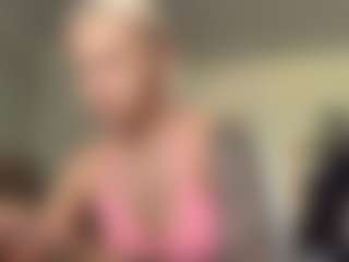 Live cam show with HotSweetbb - Smoking on liverealitysex.com