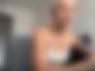 Live cam show with HotSweetbb - Sport on TeamSkeetLive