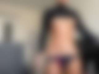 Live cam show with HotSweetbb - Skinny on LiveSexCams6