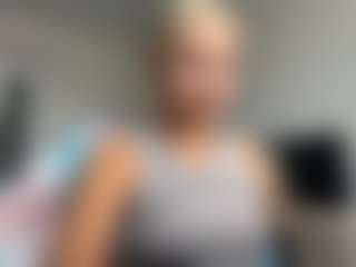 Live cam show with HotSweetbb - Sporty on Soda Cam