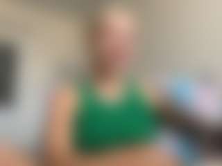 Live cam show with HotSweetbb - Athletic Bedroom on live.xbliss.ai