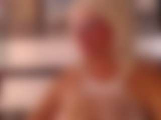 Live cam show with Magdalenaaa - Granny Blonde Hair on AdultVida.com