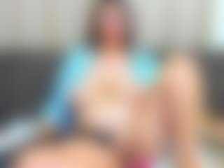 Live cam show with Sophiestique - Middle Aged on instabang