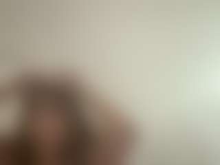 ChasinggCrystal's Live Sex Cam Show