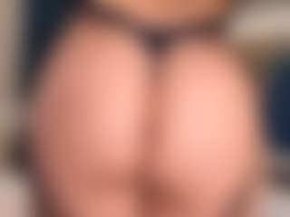 Live cam show with Nina - Athletic Bedroom on Fling VIP Chat