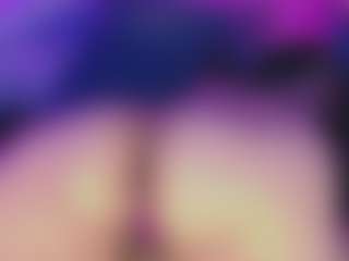 Live cam show with Emma - MILF on googirlz
