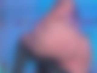 Emma MILF webcam performer live streaming