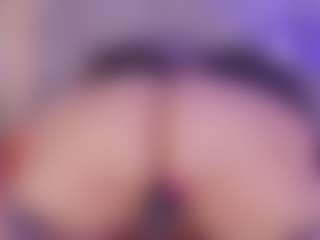 Live cam show with Emma - Hairy Pussy on Milfs Live
