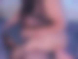 Live cam show with Emma - Colombia MILF on Hubzter Live