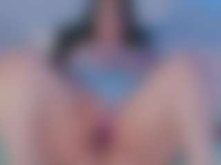 Live cam show with Emma - Colombia MILF on Camsoda