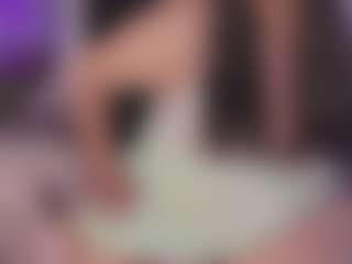 Emma MILF webcam performer live streaming
