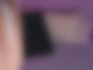 Live cam show with Emma - Big Clit on eurowanks.com