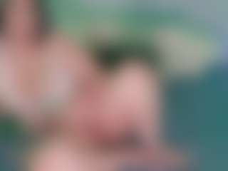 Live cam show with Emma - Colombia MILF on sexylivex.com