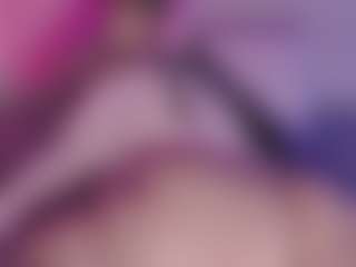 Emma MILF webcam performer live streaming