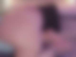 Live cam show with Emma - Big Clit on Camsoda