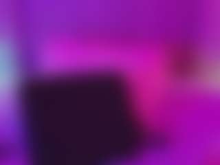 Emma MILF webcam performer live streaming