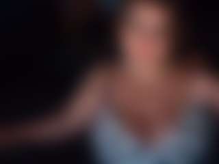 Live cam show with JuicyFruittt - Grey Eyes on livesuperchat.net