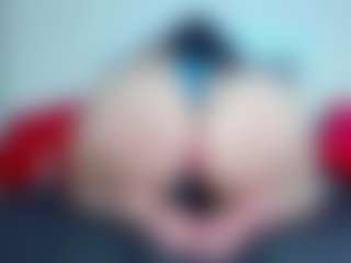 Live cam show with Sophie-Green - Nasty on Milfs Live