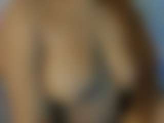 Live cam show with Taylor Sam - Curly on testsause.com