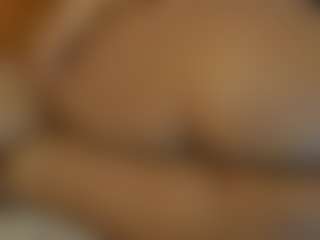 Live cam show with Taylor Sam - Curly on AdultVida.com