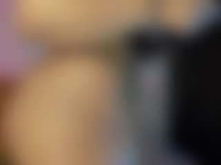 Live cam show with Taylor Sam - Morena on StripNow