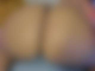 Live cam show with Taylor Sam - Morena on CamwithHer