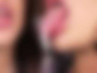 Emperatriz y Linsey's Live Sex Cam Show