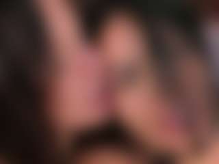 Emperatriz y Linsey's Live Sex Cam Show